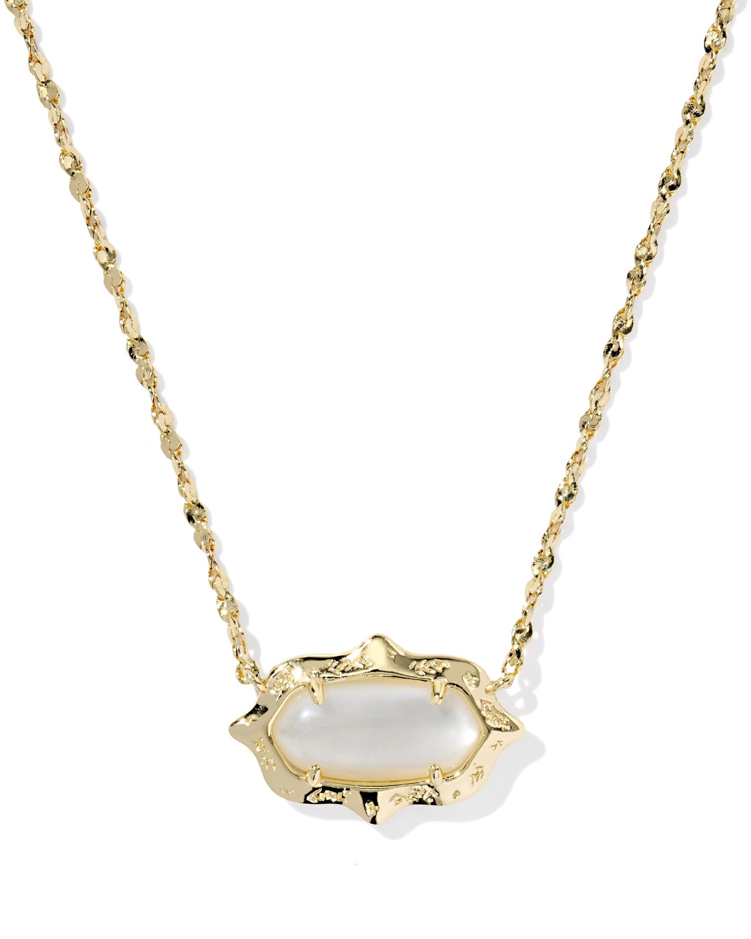 Elisa Scallop Frame Short Pendant Necklace Gold Natural Mother Of Pearl