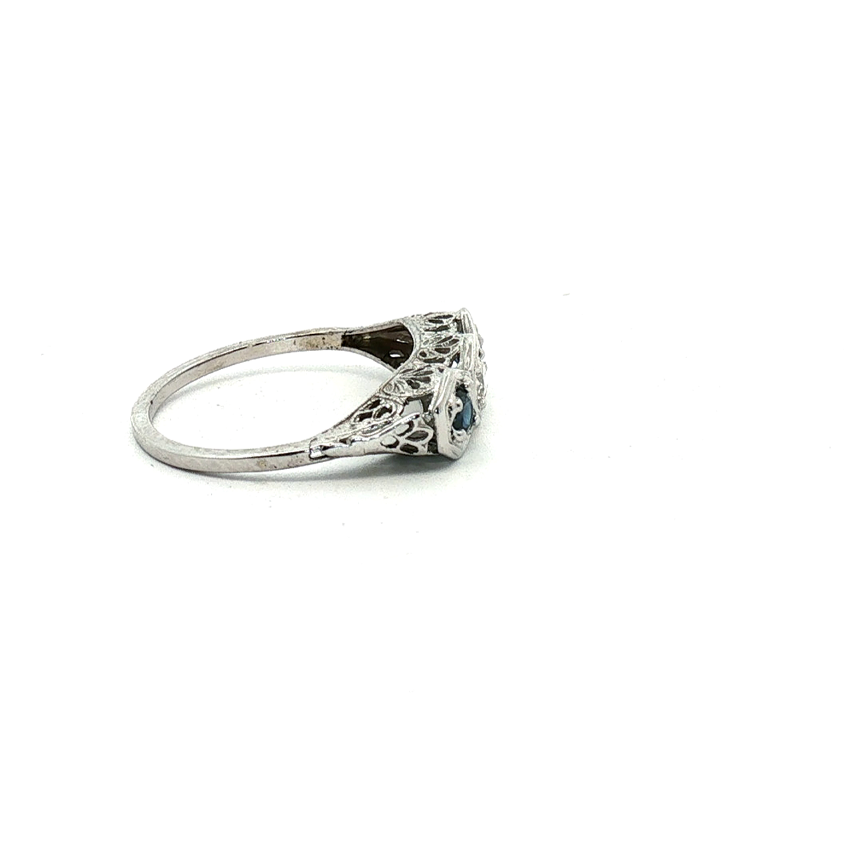 14K White Gold Diamond & Sapphire Filigree Estate Ring